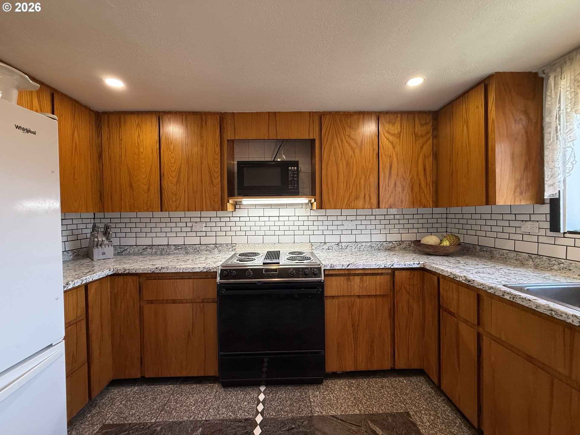 407 S Empire Blvd Property Photo 15