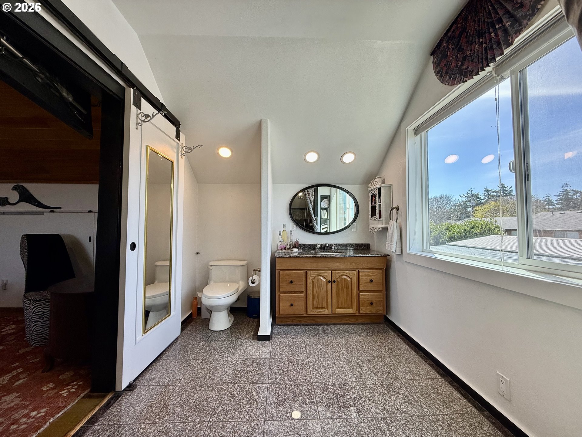 407 S Empire Blvd Property Photo 29
