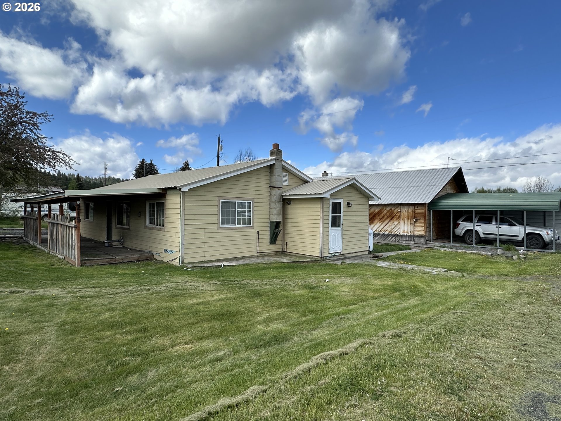 215 B Ave Property Photo 1