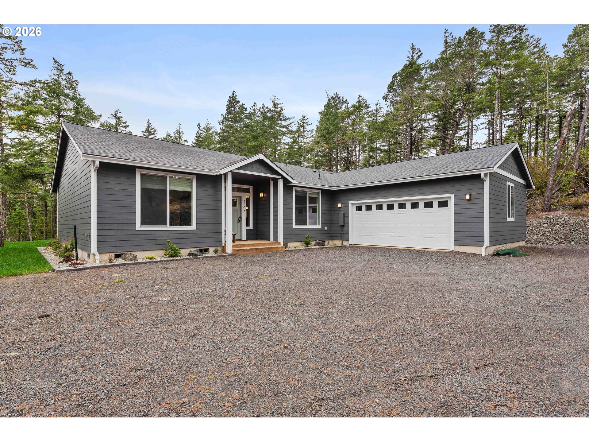 385 Pacific Dunes Dr Property Photo 1