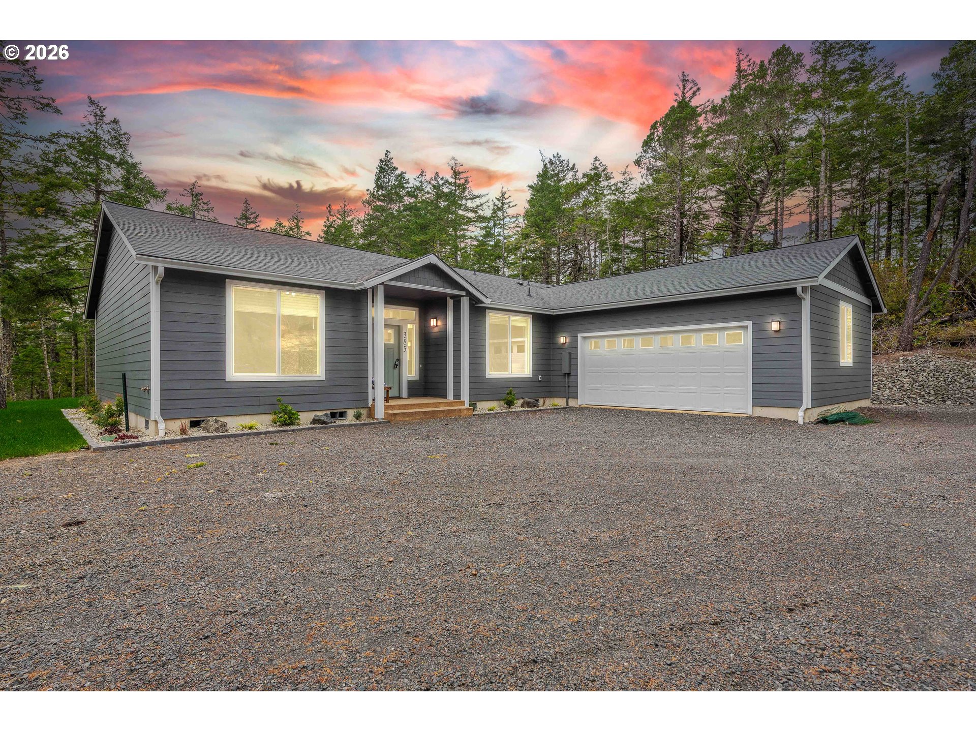 385 Pacific Dunes Dr Property Photo 2