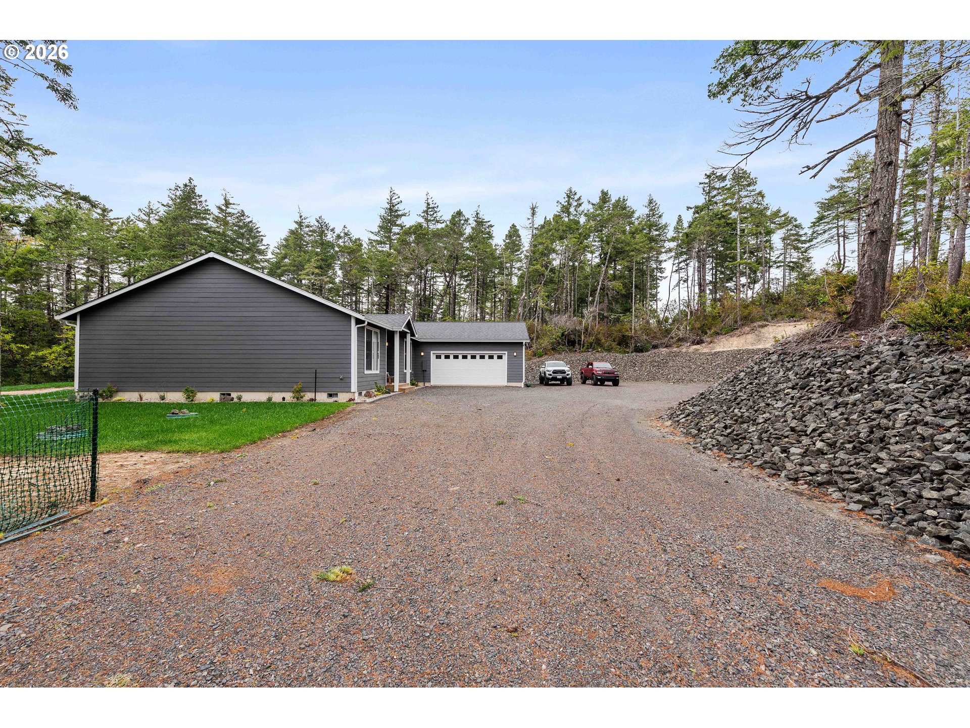 385 Pacific Dunes Dr Property Photo 3