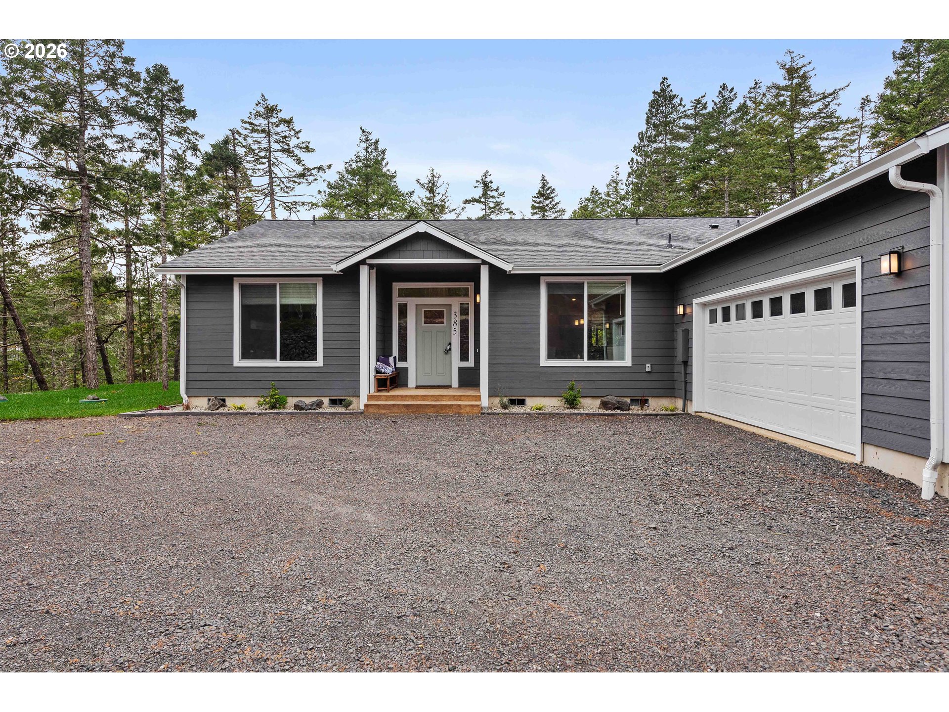 385 Pacific Dunes Dr Property Photo 4