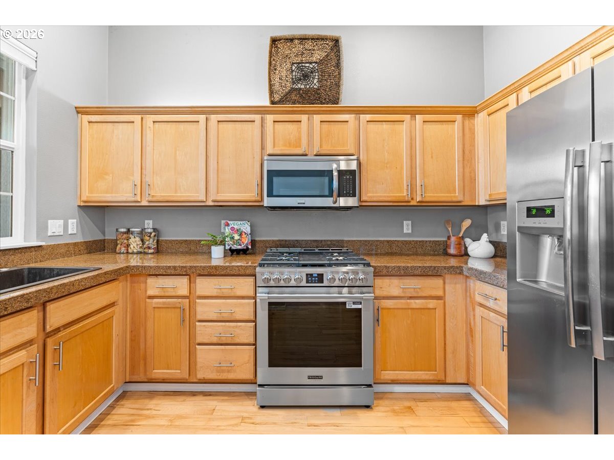 1790 Ne Ashberry Dr Property Photo 8