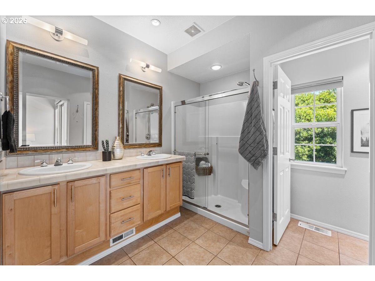 1790 Ne Ashberry Dr Property Photo 12