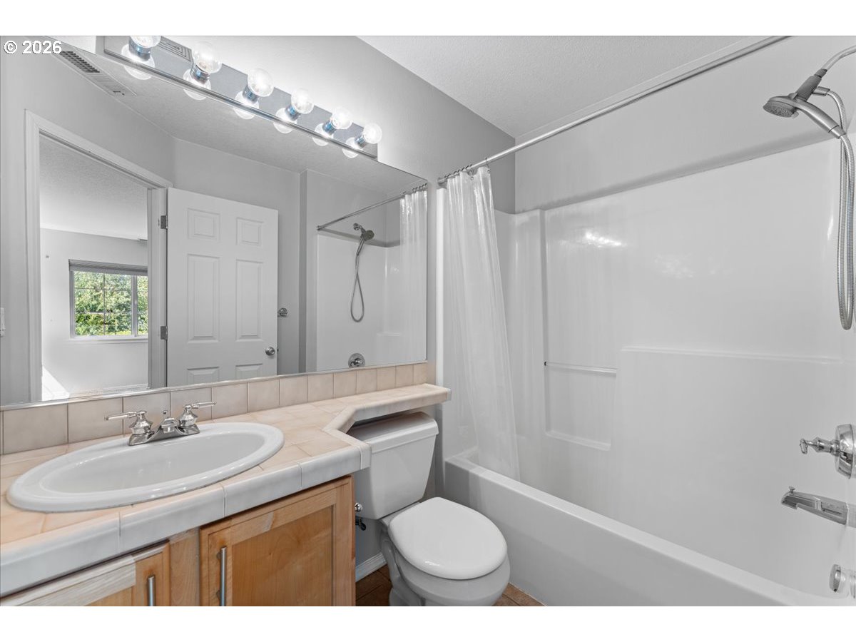 1790 Ne Ashberry Dr Property Photo 25