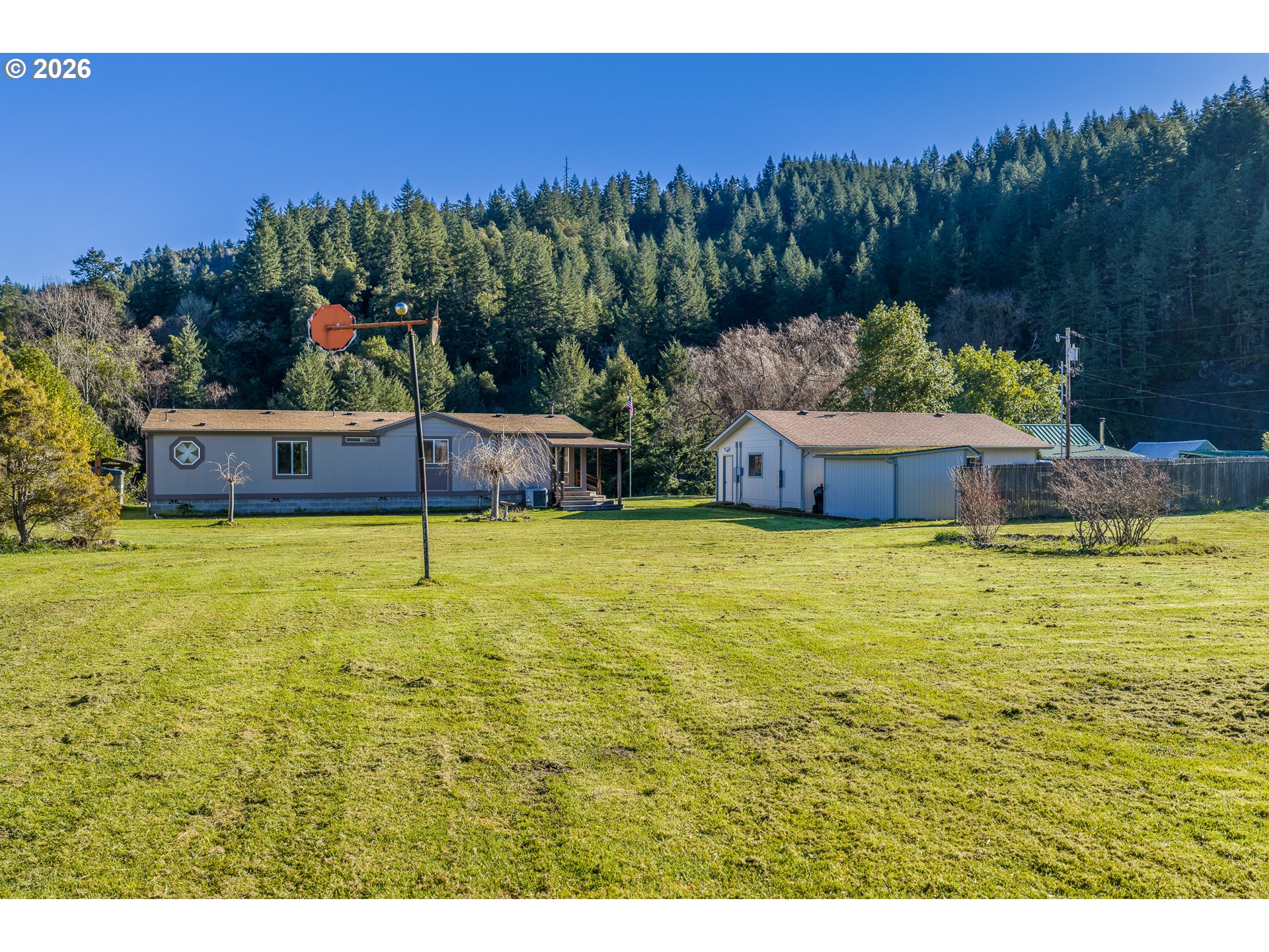 173 E Date St Property Photo 15