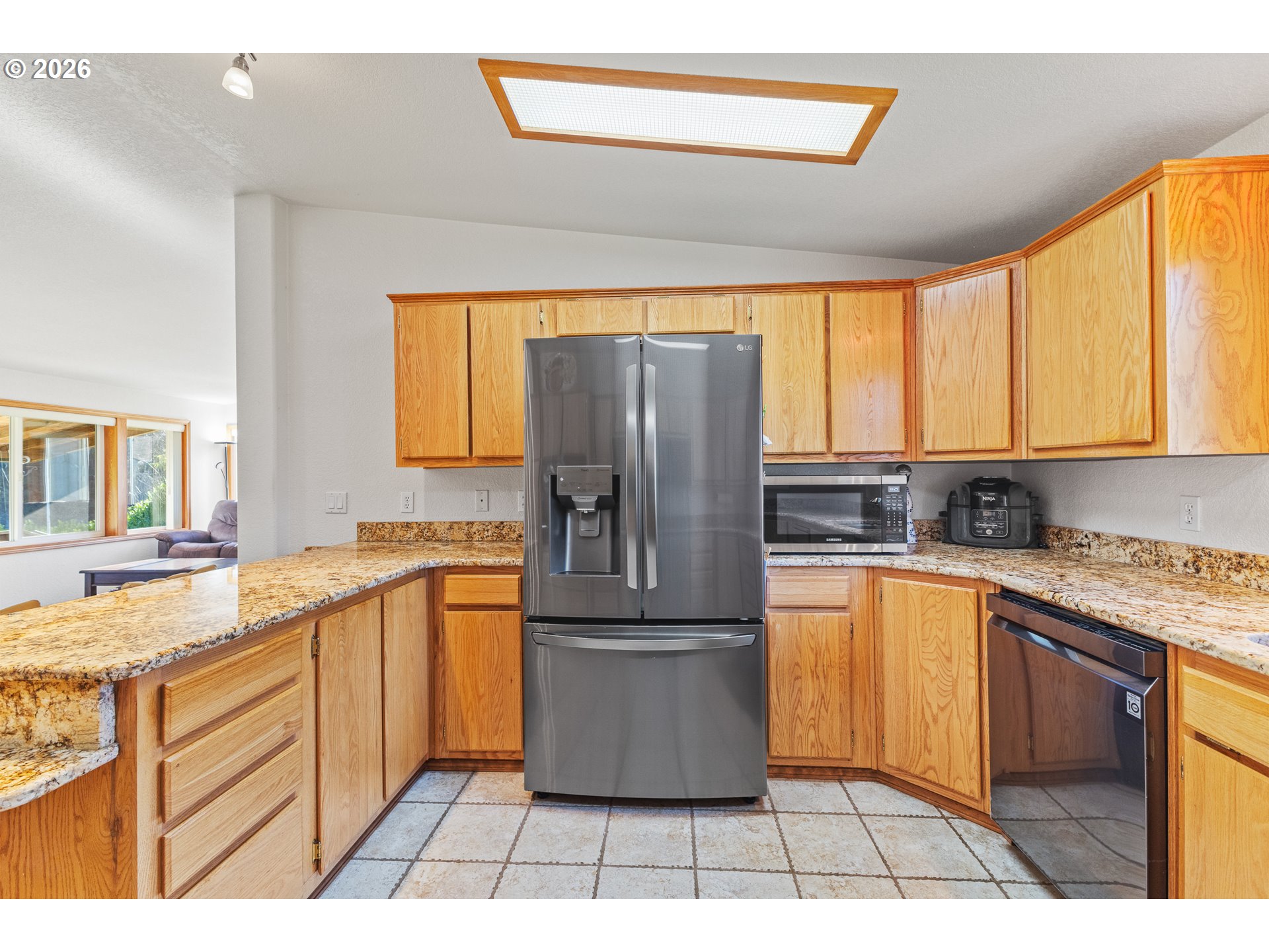 173 E Date St Property Photo 19