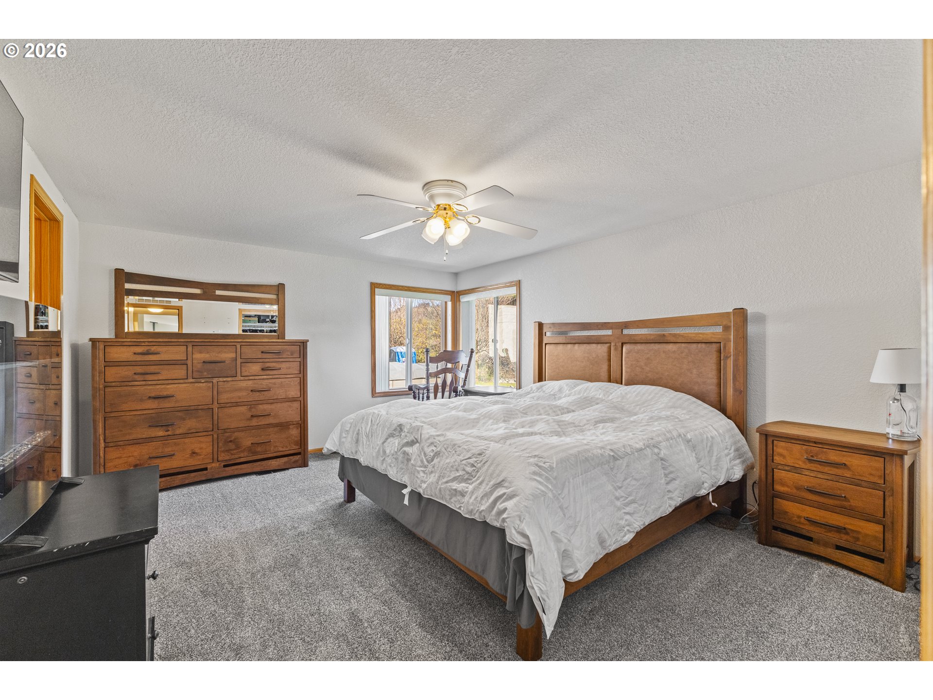 173 E Date St Property Photo 32