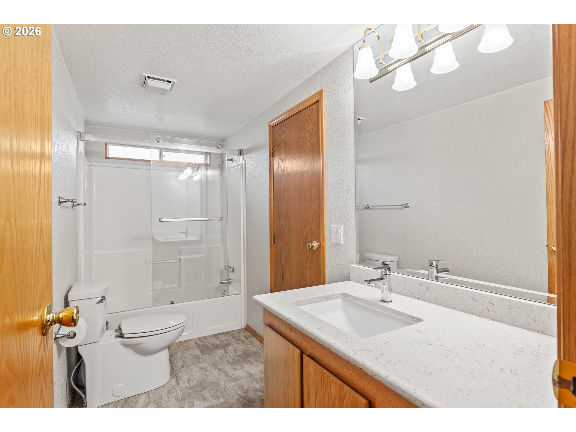 173 E Date St Property Photo 41