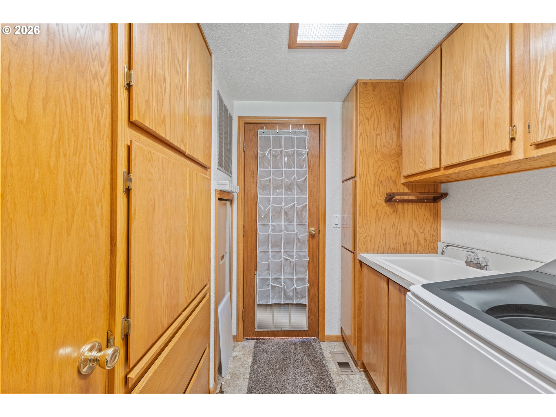 173 E Date St Property Photo 43