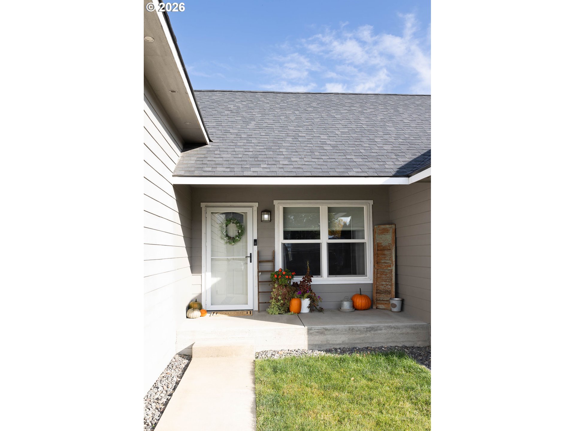 1409 25th St Property Photo 2