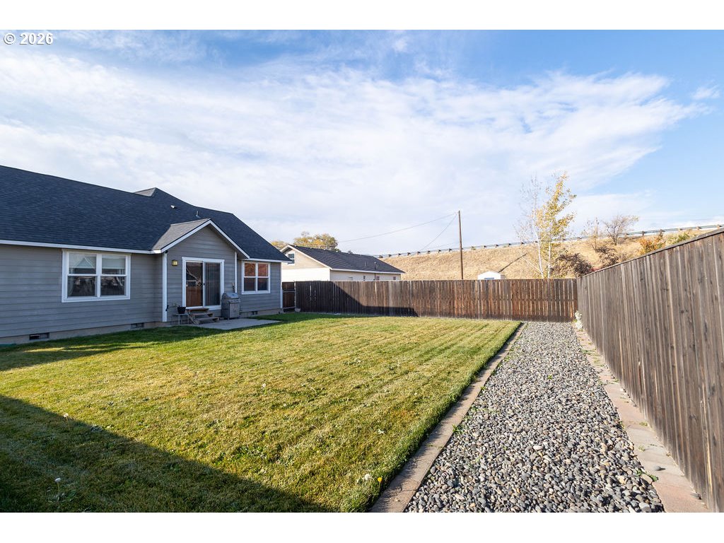 1409 25th St Property Photo 4
