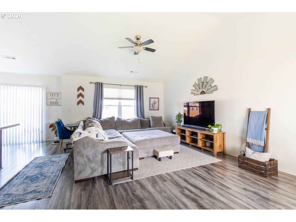 1409 25th St Property Photo 7