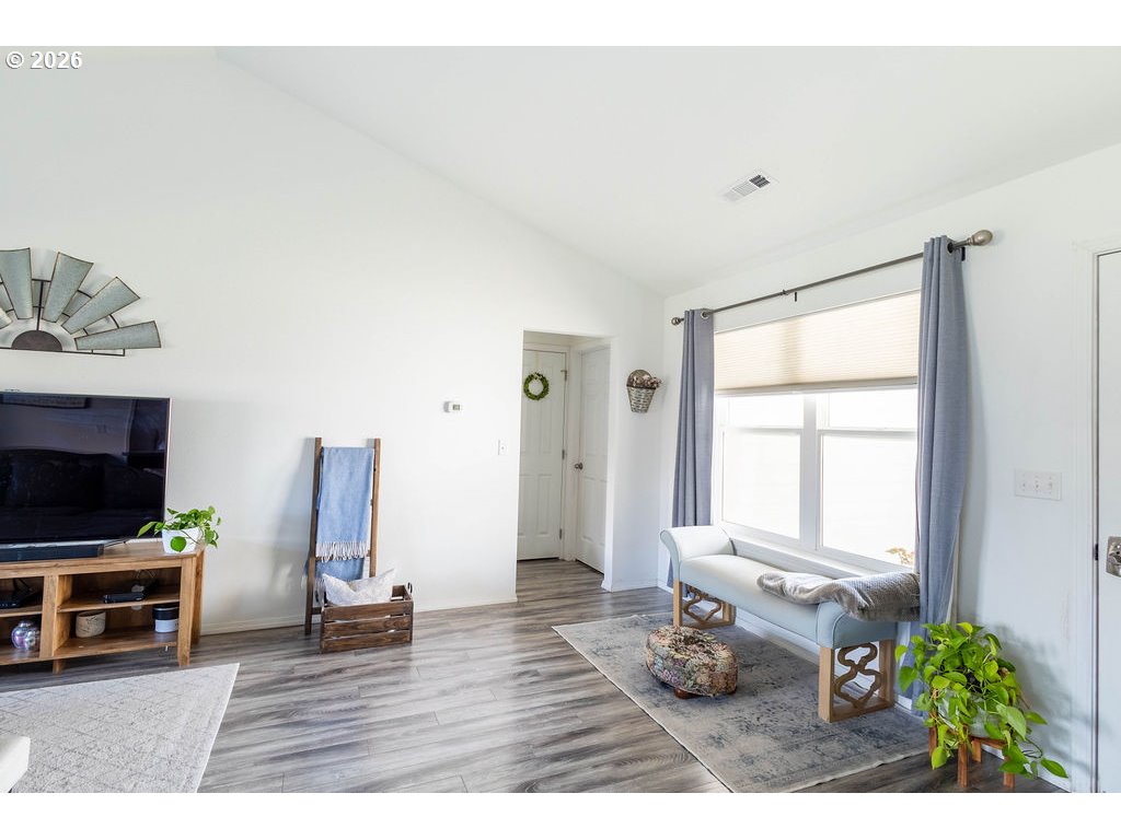 1409 25th St Property Photo 11
