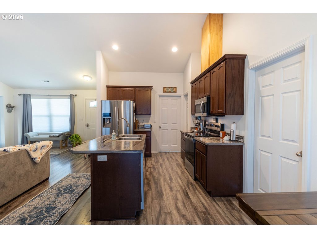 1409 25th St Property Photo 12