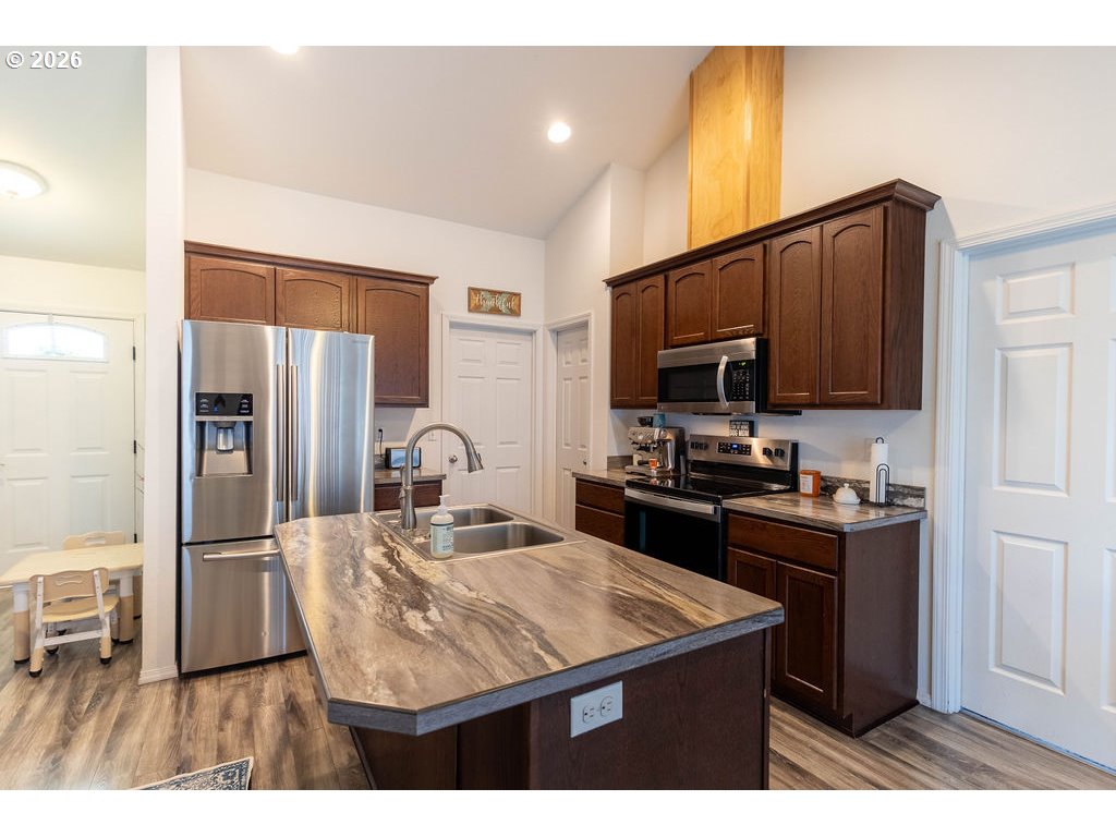1409 25th St Property Photo 13