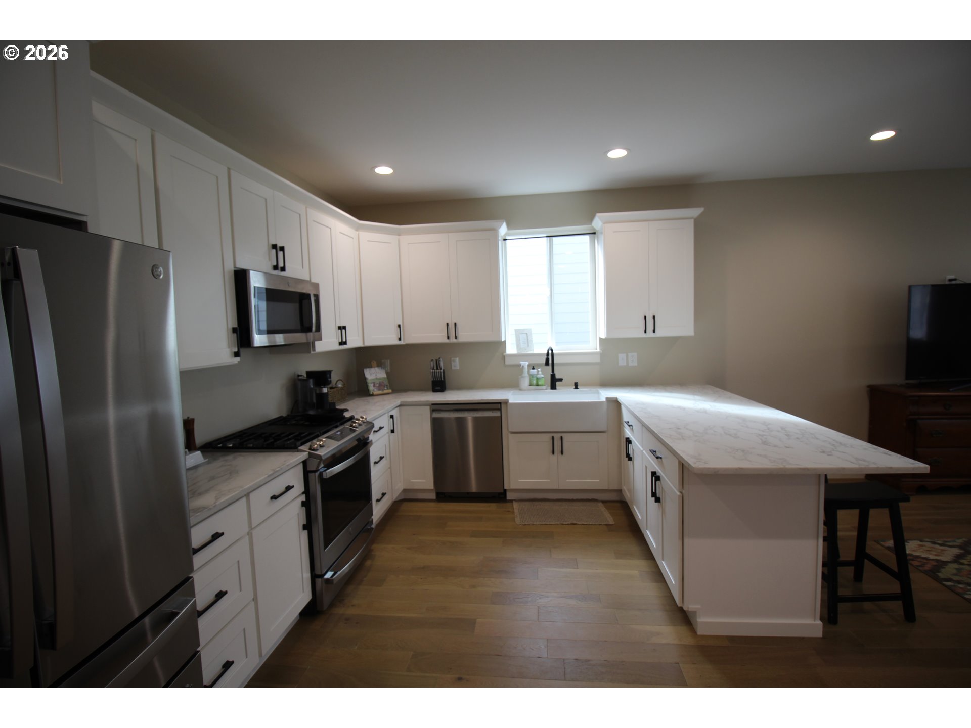 672 Parker Loop Property Photo 2