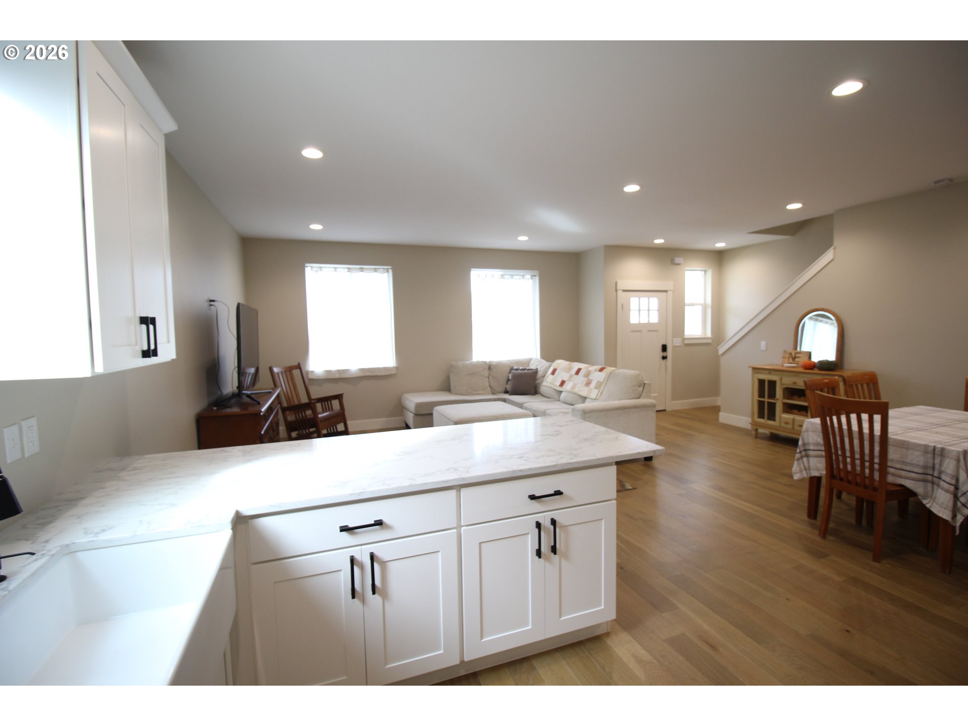 672 Parker Loop Property Photo 3
