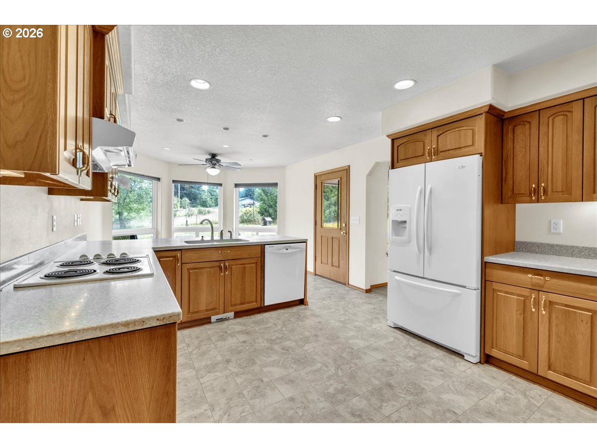 25905 Bixby Rd Property Photo 14