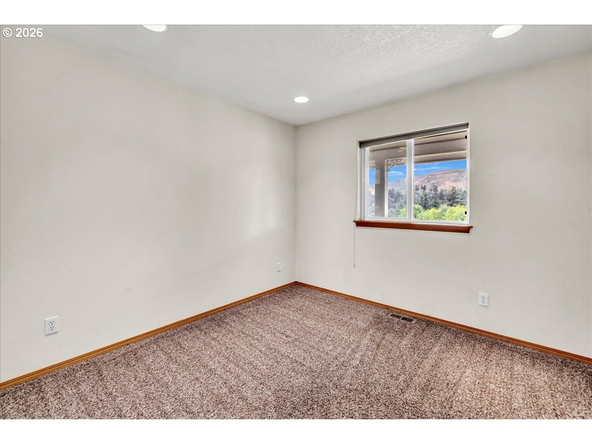 25905 Bixby Rd Property Photo 20