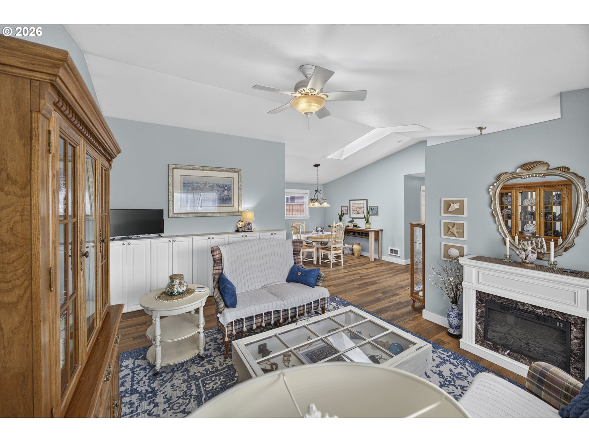 976 Nopal St Property Photo 4