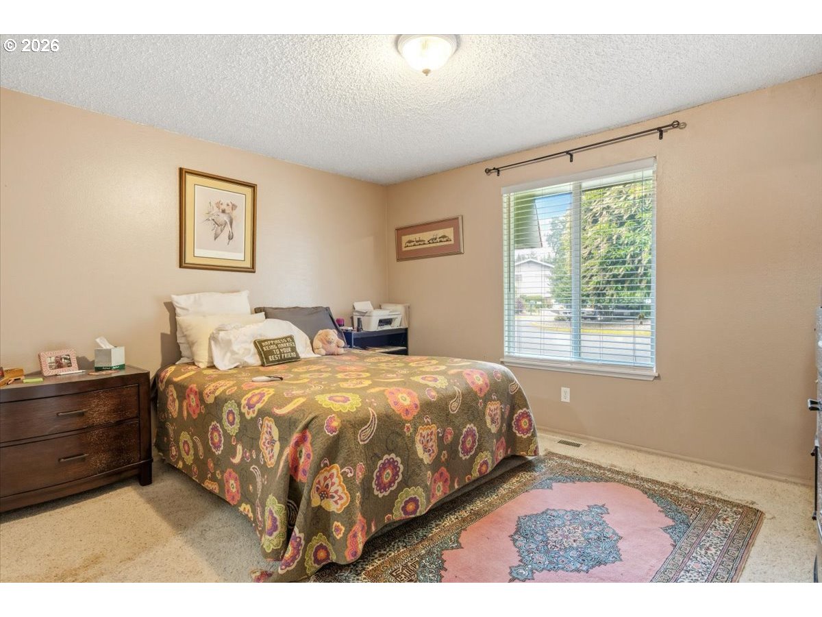806 Ne Nightingale Ct Property Photo 18