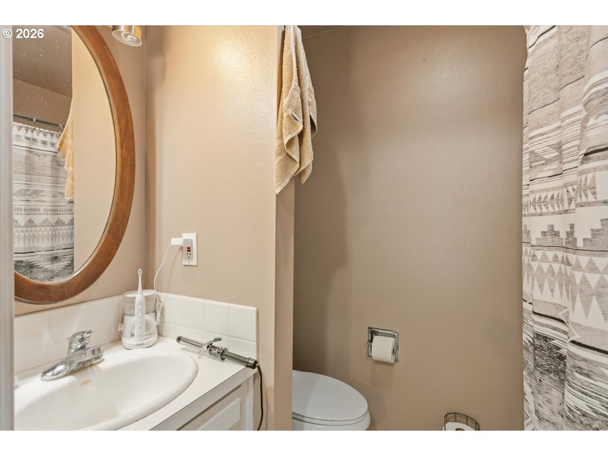 806 Ne Nightingale Ct Property Photo 20