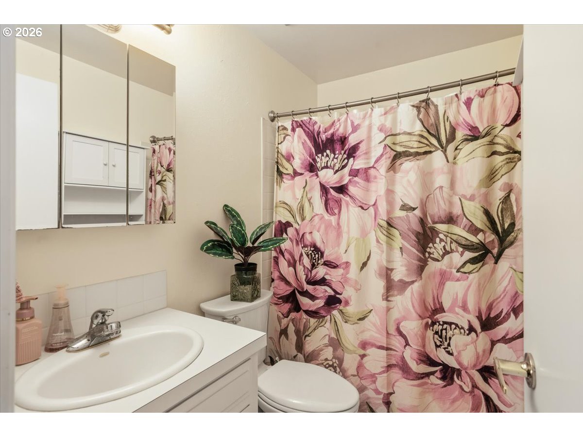 806 Ne Nightingale Ct Property Photo 23