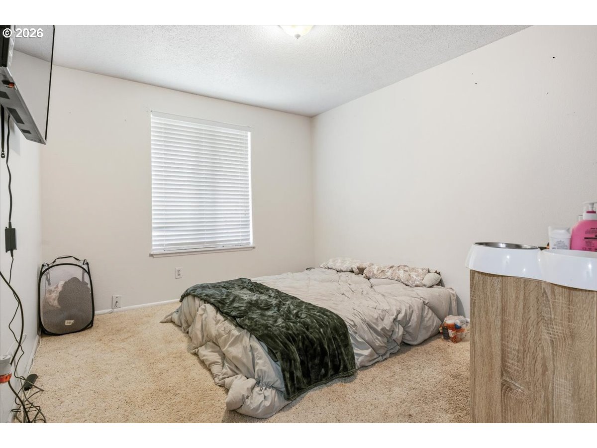 806 Ne Nightingale Ct Property Photo 24