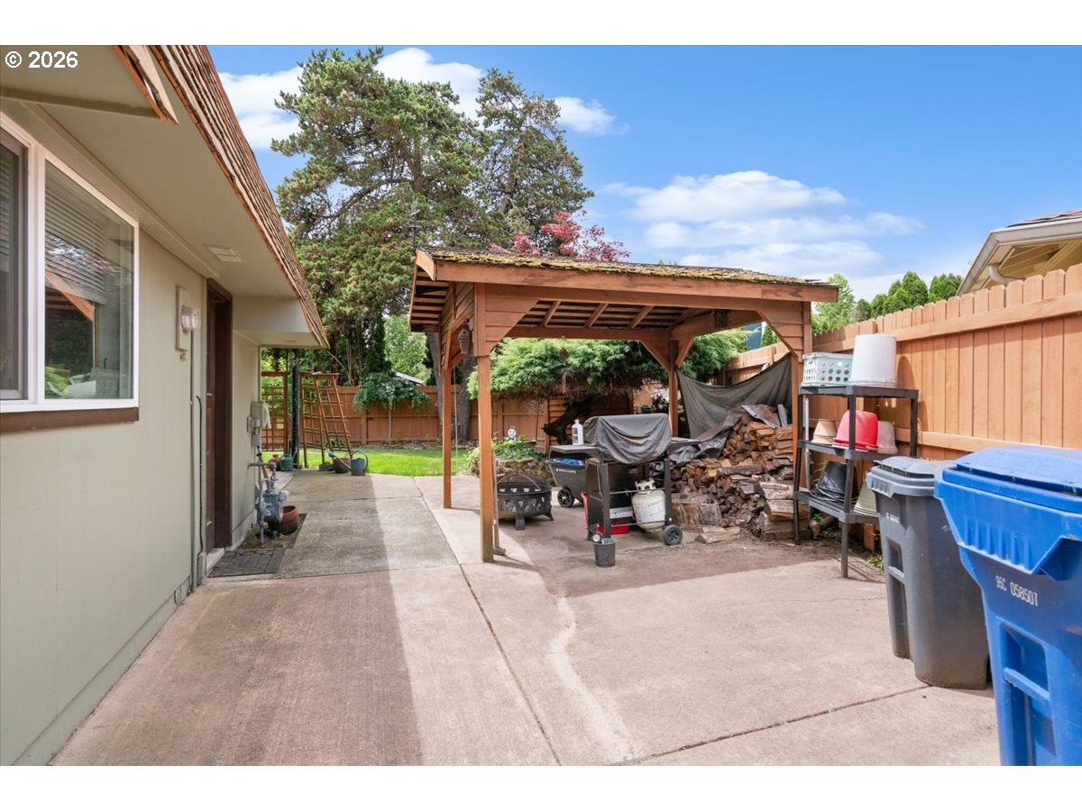 806 Ne Nightingale Ct Property Photo 31