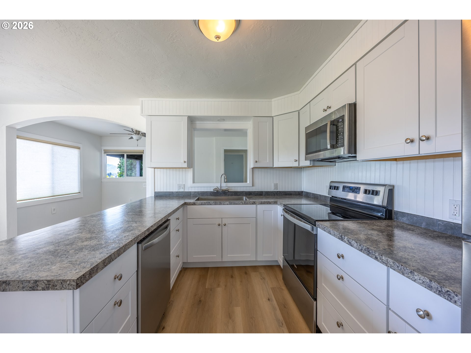 1830 Nw Goetz St Property Photo 5