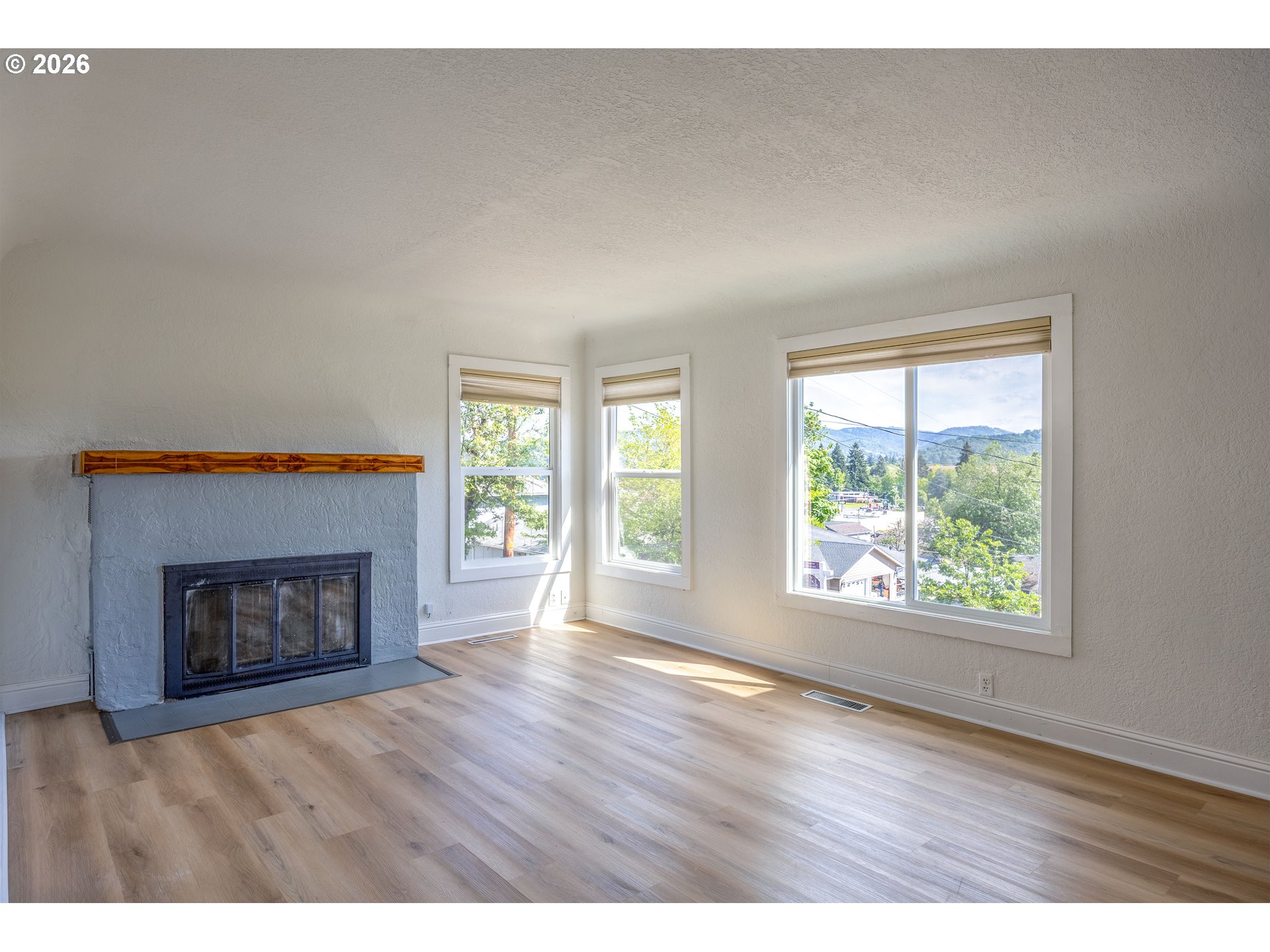 1830 Nw Goetz St Property Photo 6