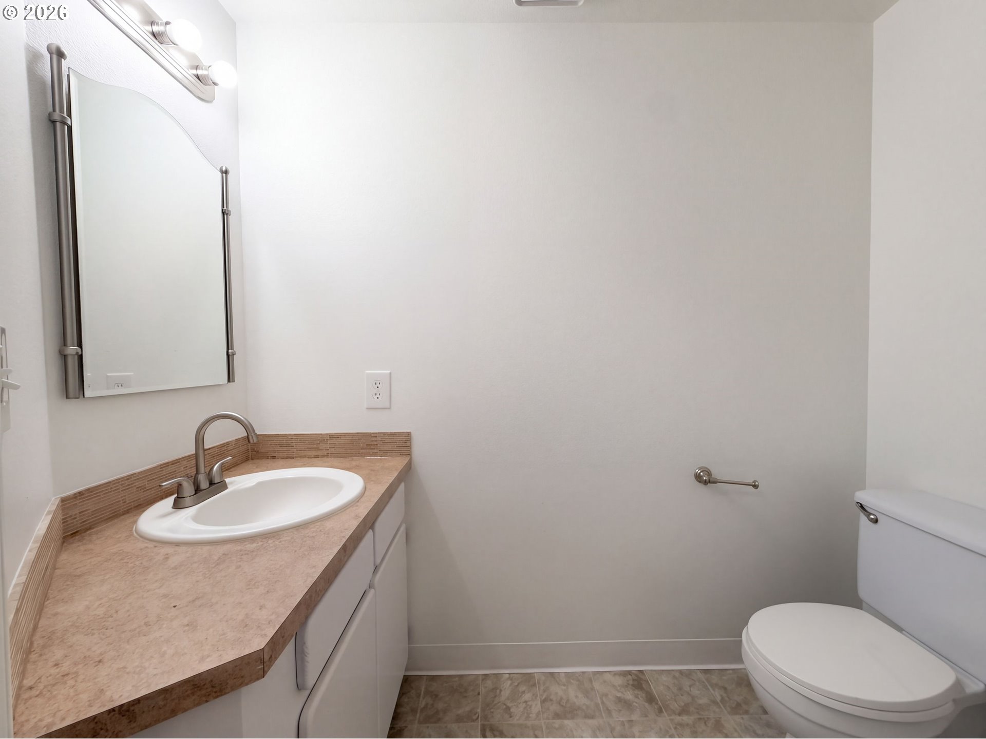 5810 Nw Landing Dr Property Photo 5