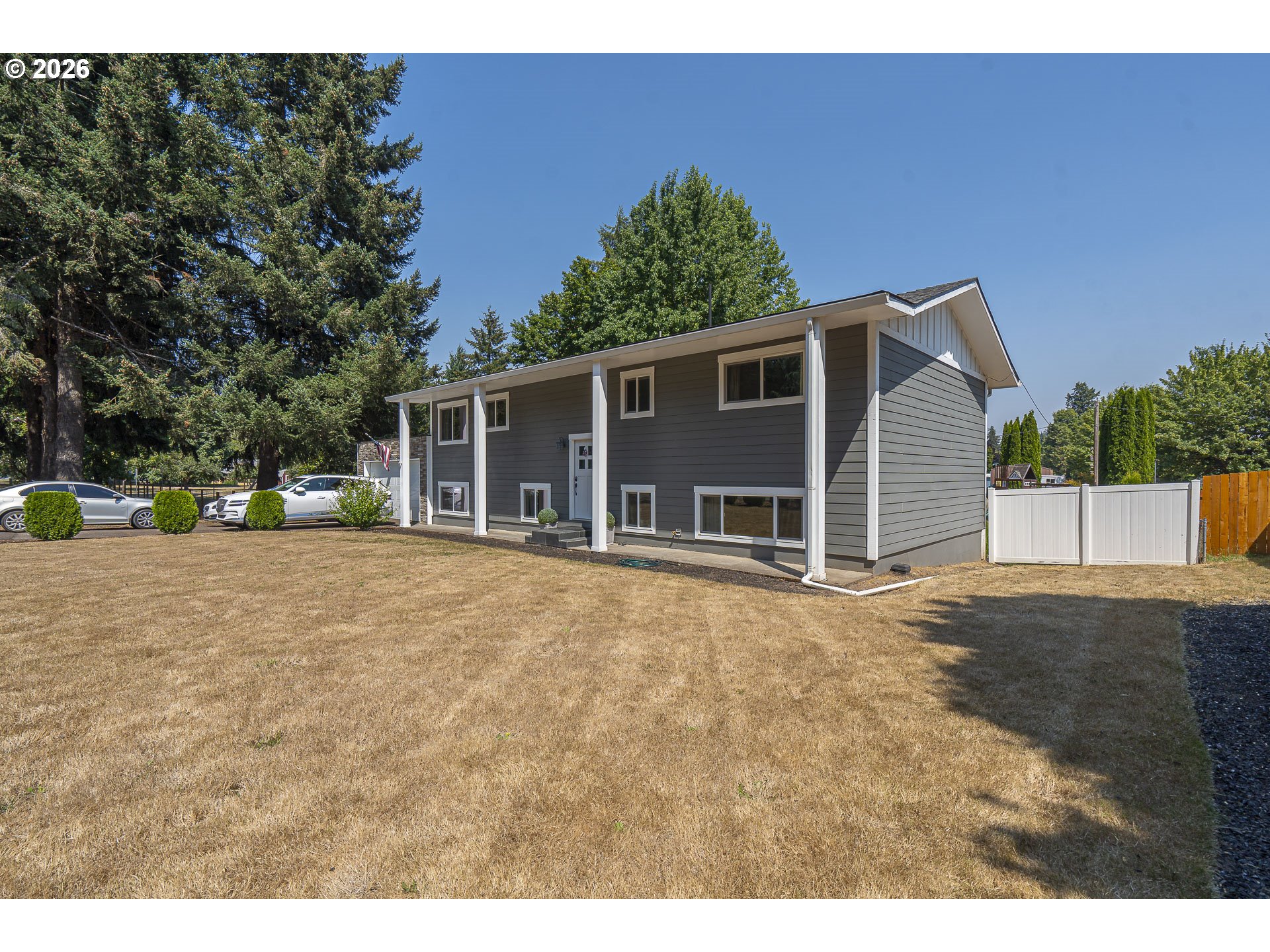 1709 Springhill Dr Ne Property Photo 2