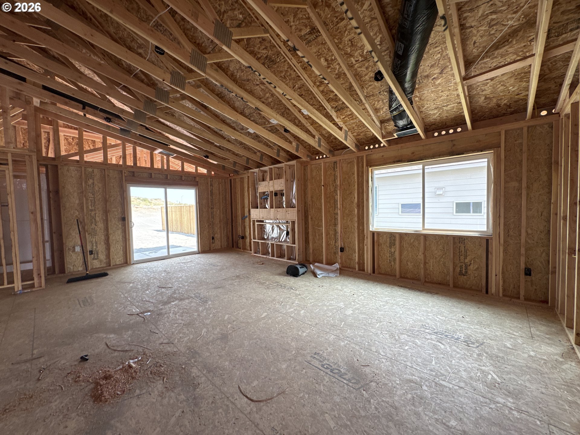 853 E Kinsley Ave Property Photo 3