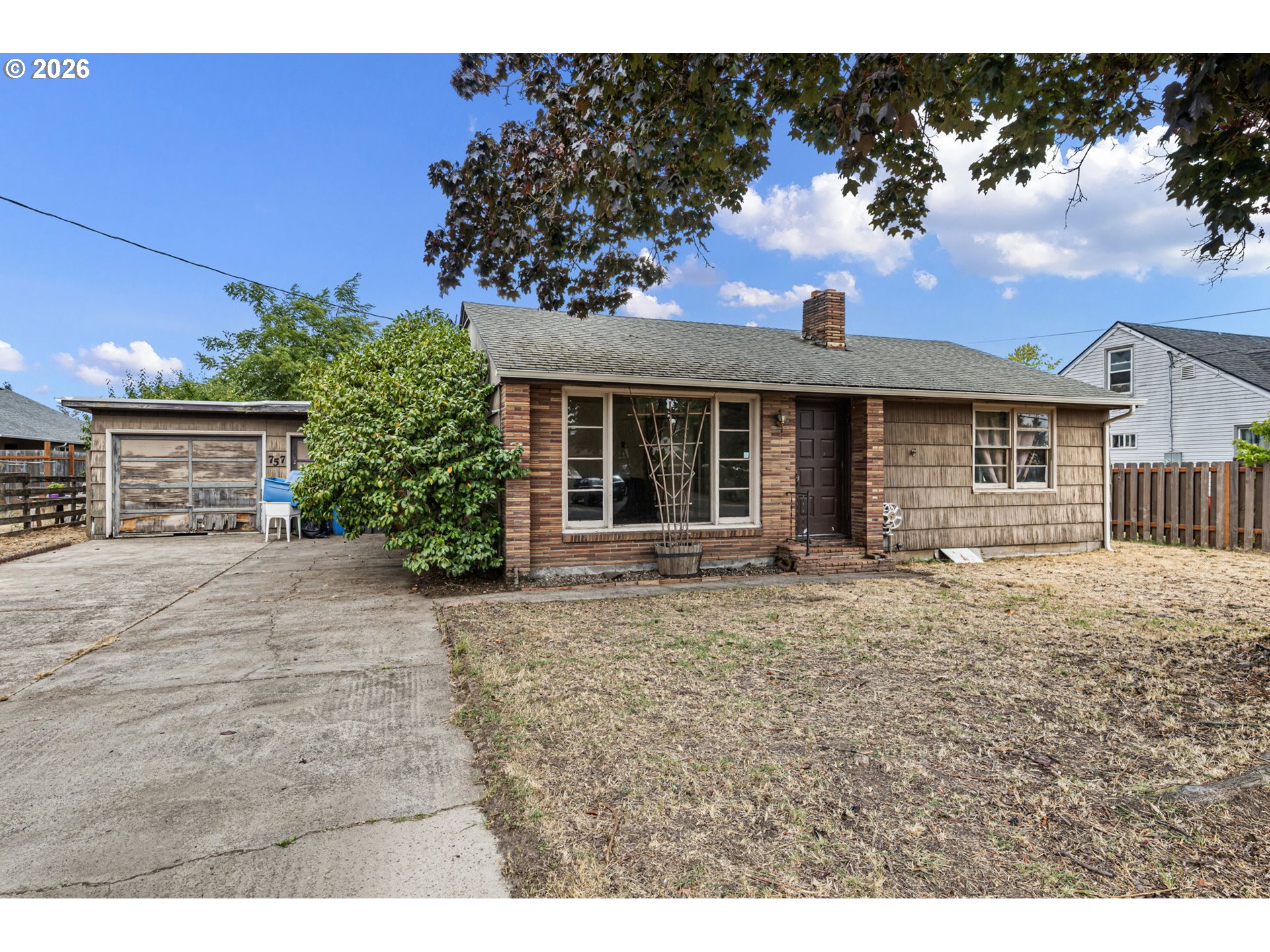 757 BERNTZEN RD Property Photo 1