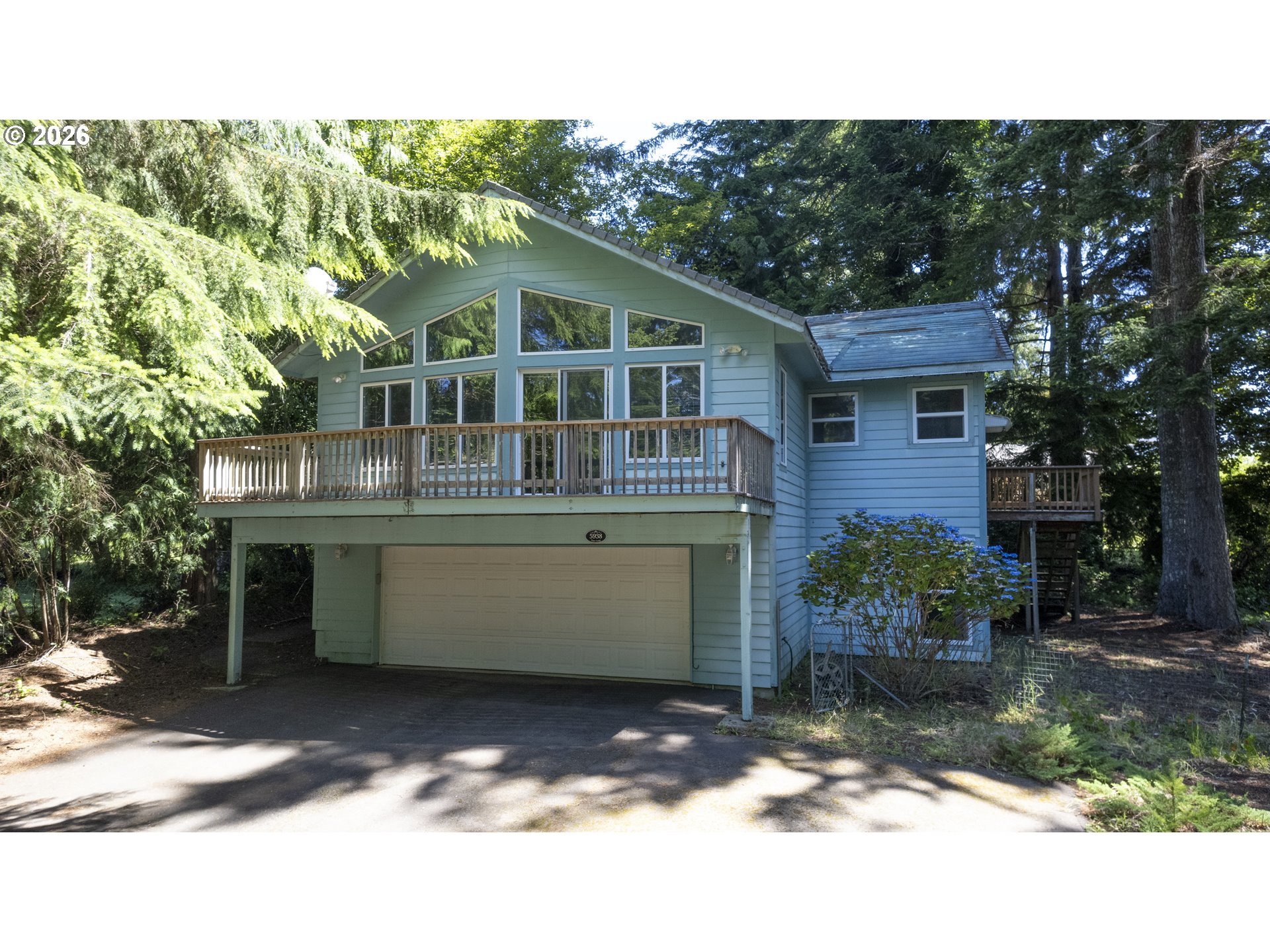 5938 View Loop Property Photo 5