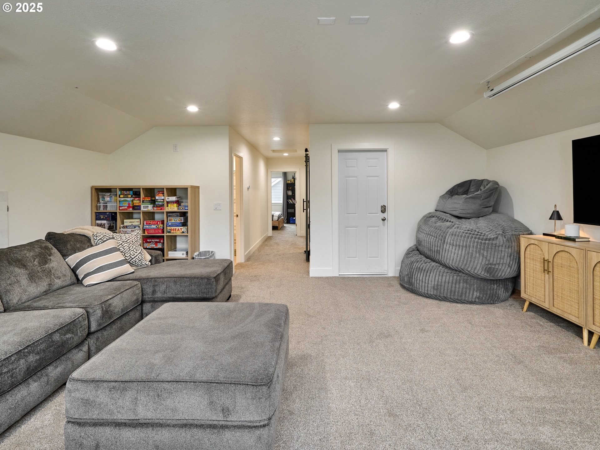 833 Hawk Dr Property Photo 21