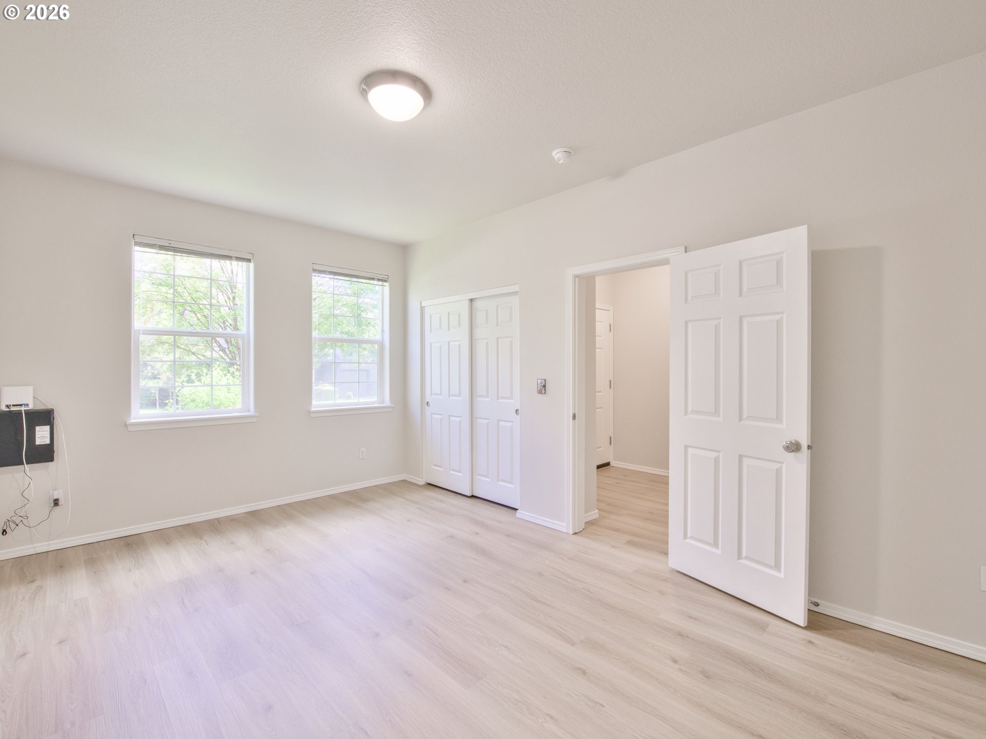 3721 E Oak Grove St Property Photo 6