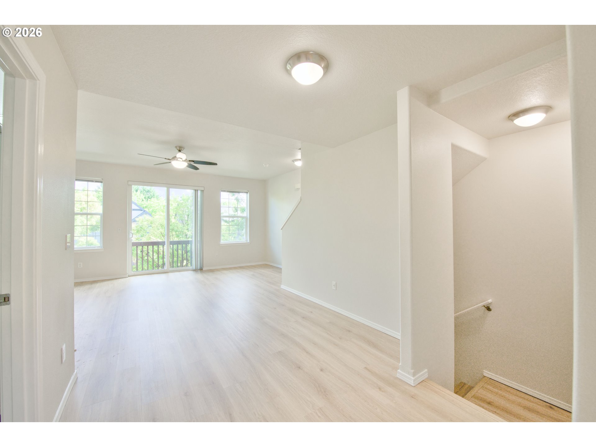 3721 E Oak Grove St Property Photo 9