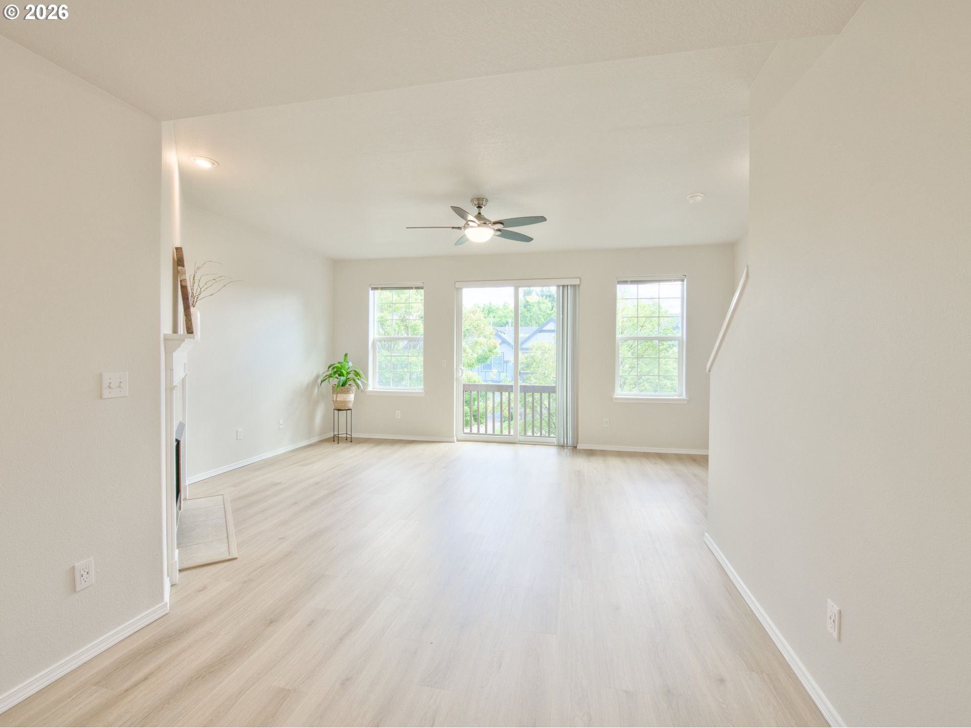 3721 E Oak Grove St Property Photo 10