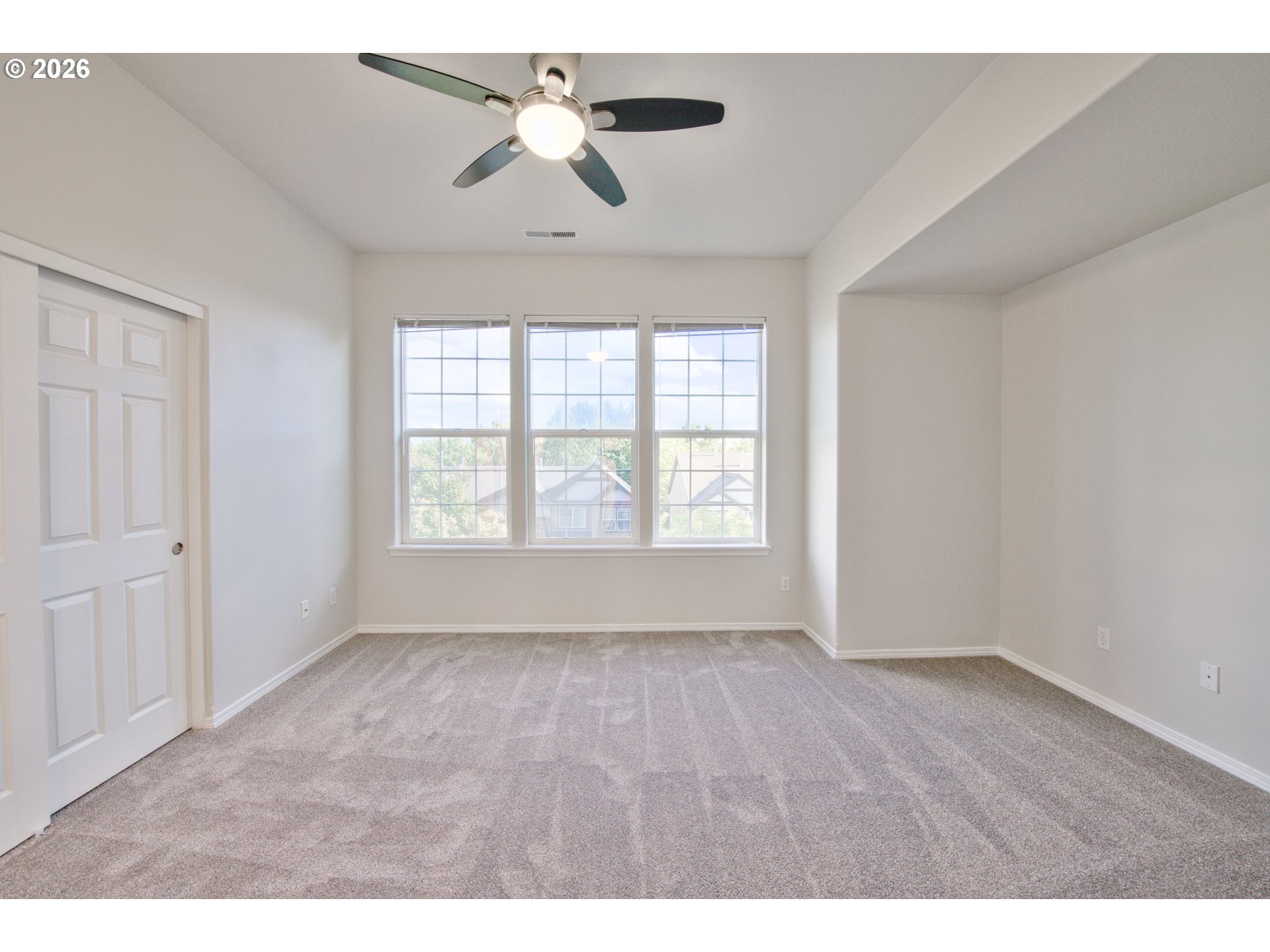 3721 E Oak Grove St Property Photo 25