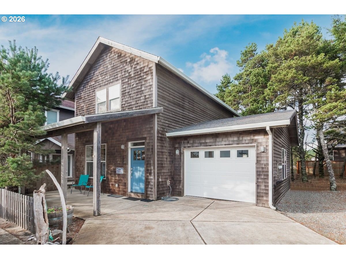 6140 CENTER POINTE LOOP Property Photo 1