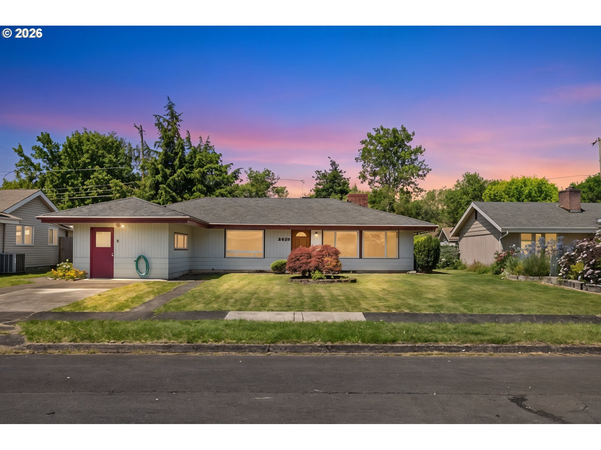 2840 Ferry St Property Photo 2