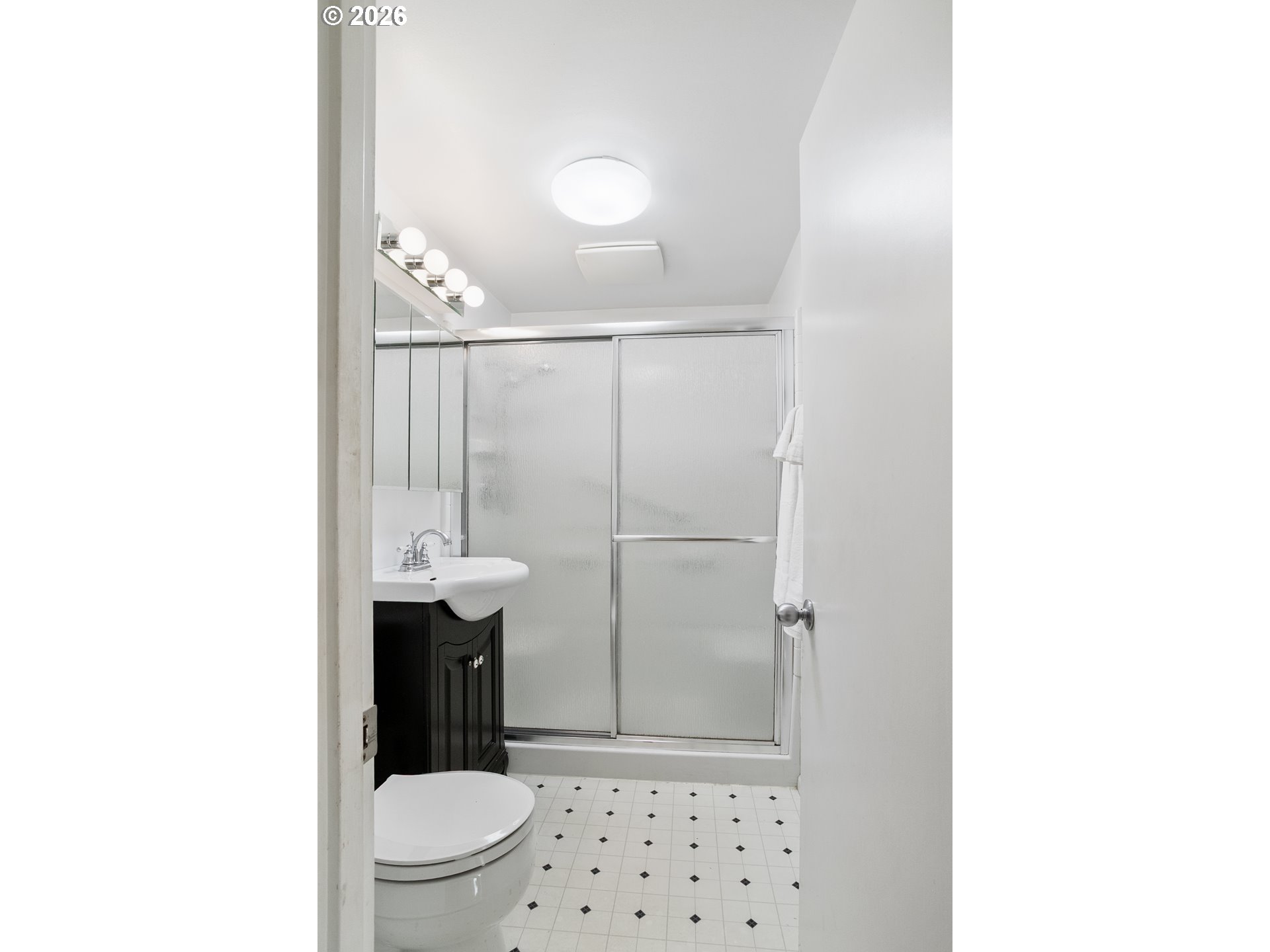 2840 Ferry St Property Photo 13