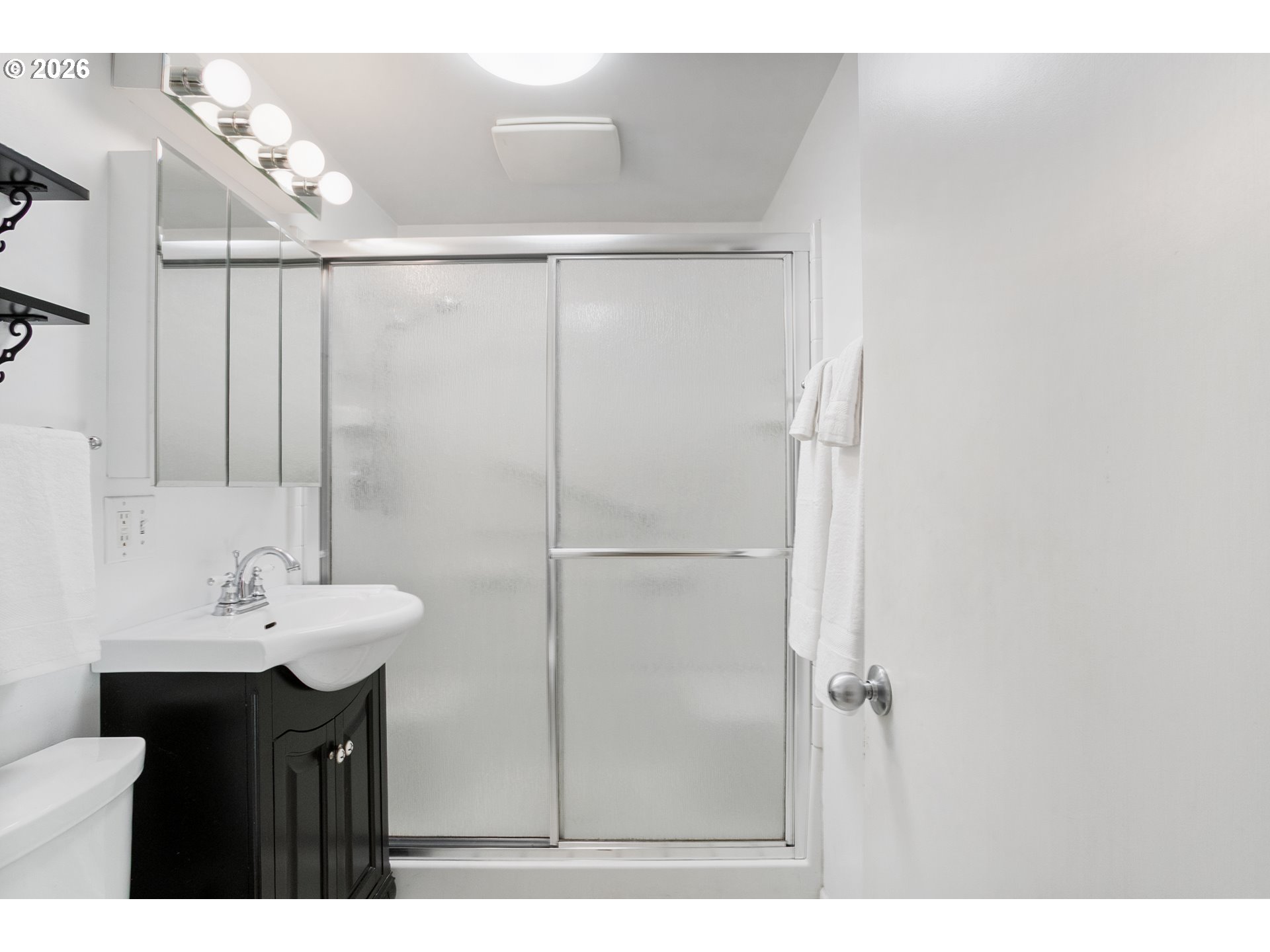 2840 Ferry St Property Photo 14