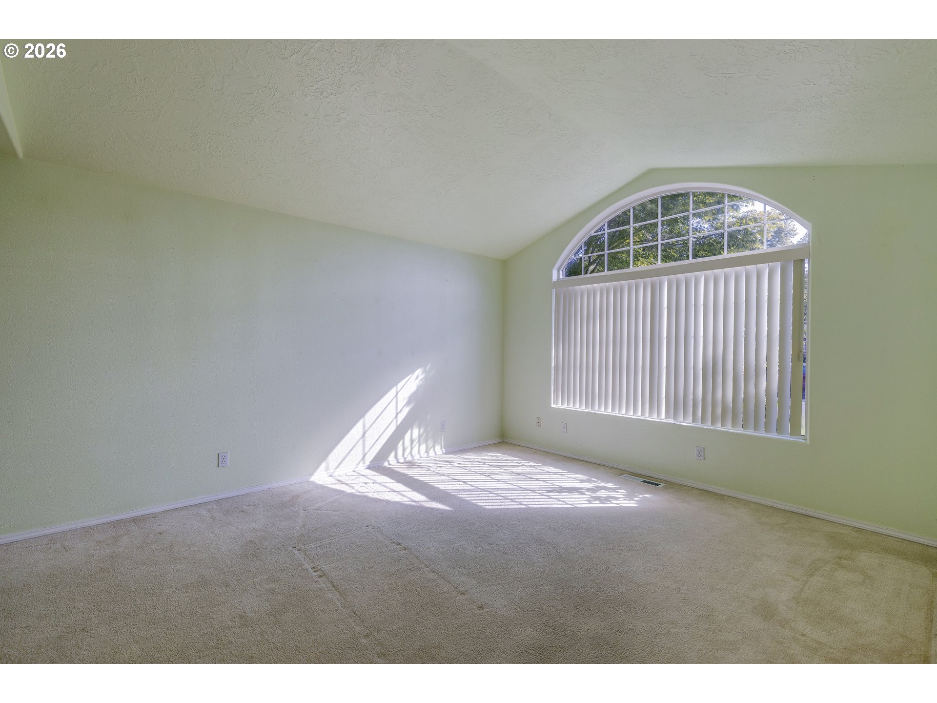 4445 Great Plains Dr Ne Property Photo 4