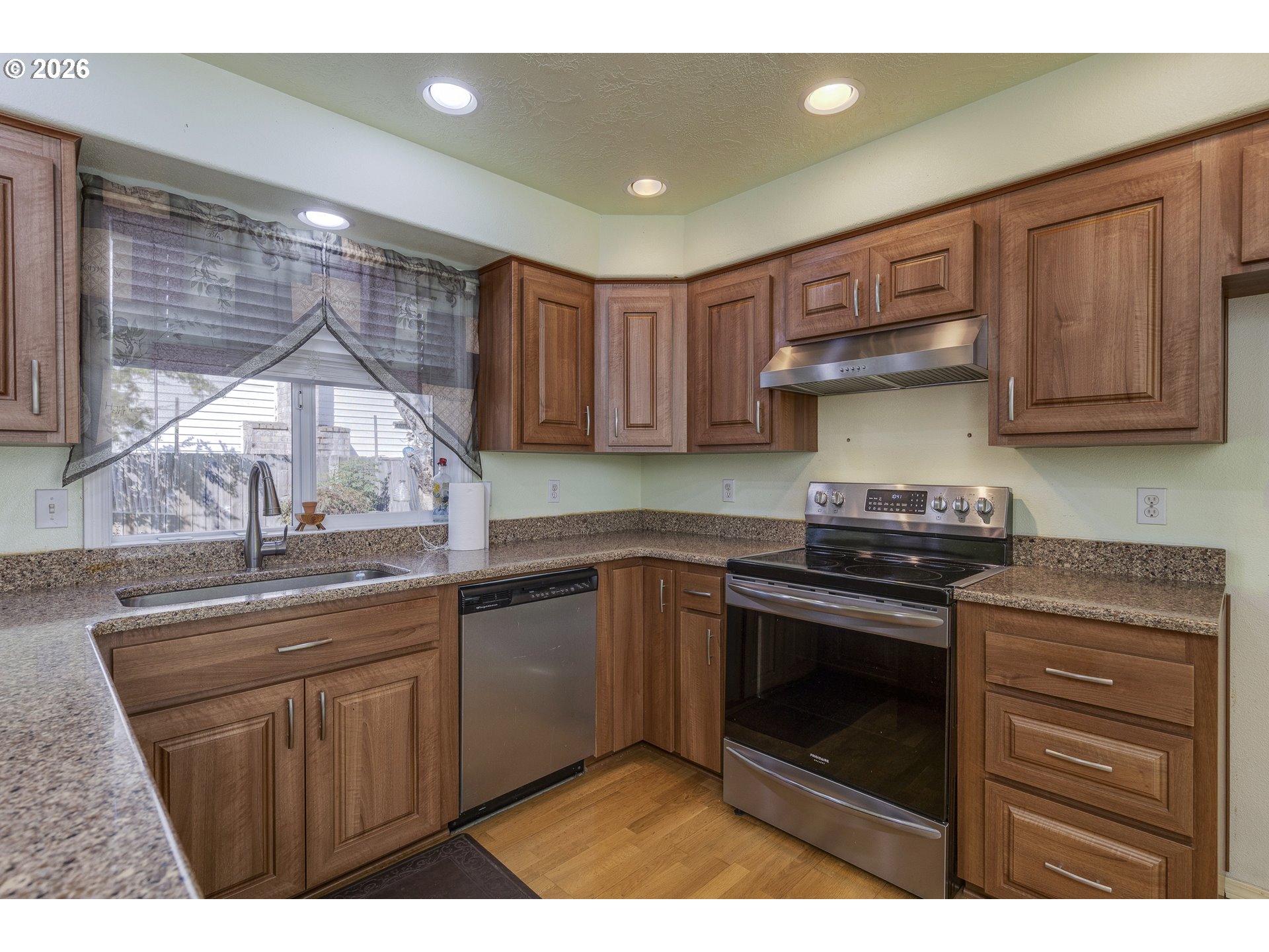 4445 Great Plains Dr Ne Property Photo 7