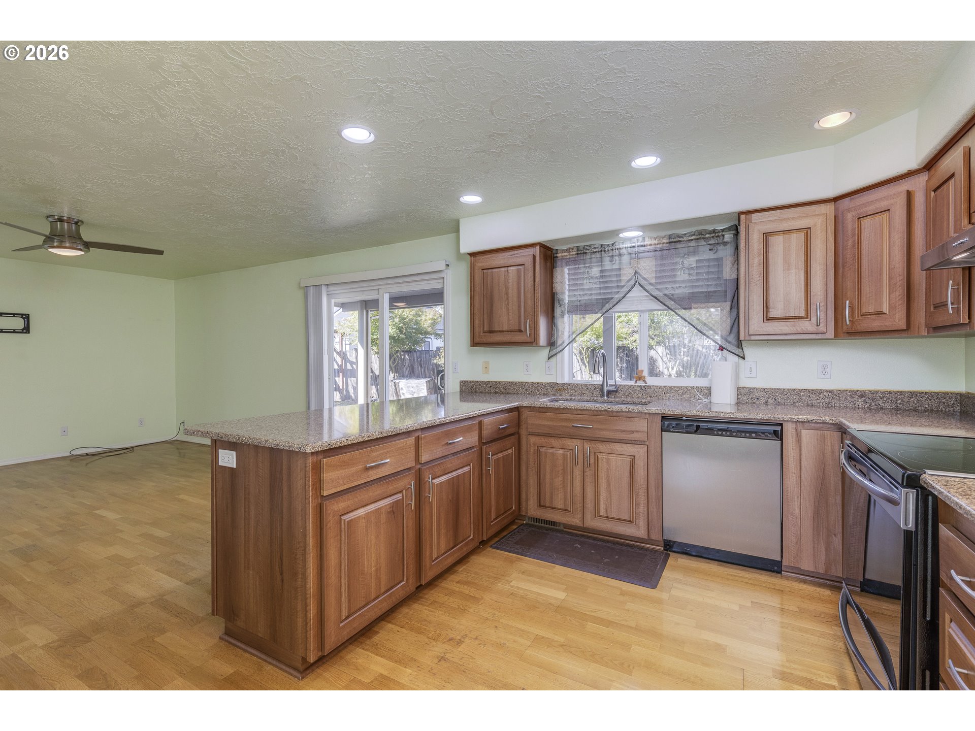 4445 Great Plains Dr Ne Property Photo 9